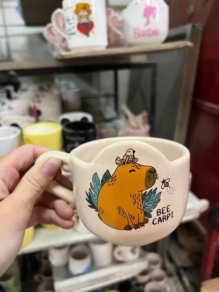 Taza Capibara Beige 02.jpg