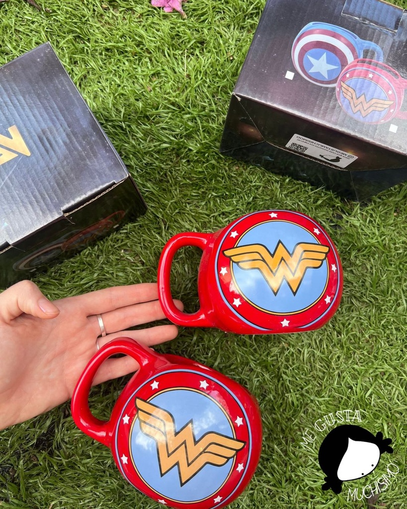 Taza Mujer Maravilla 3D 02.jpg