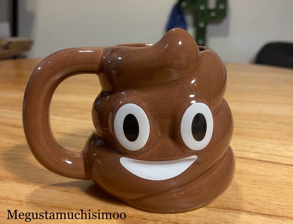 [MGM-136] Taza 3D Popó marrón