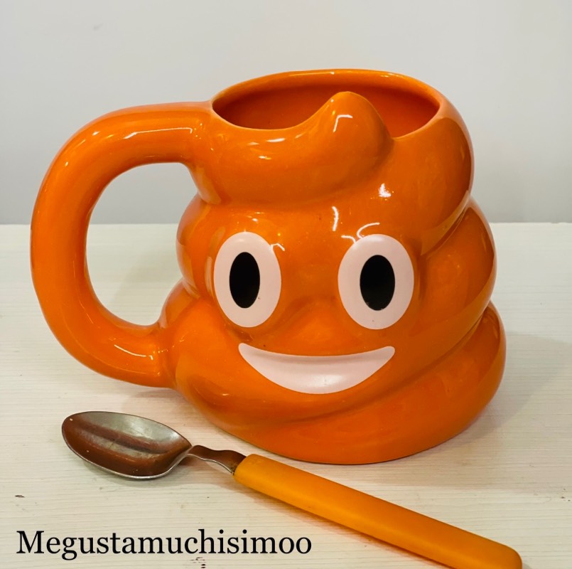 [MGM-137] Taza 3D Popó naranja