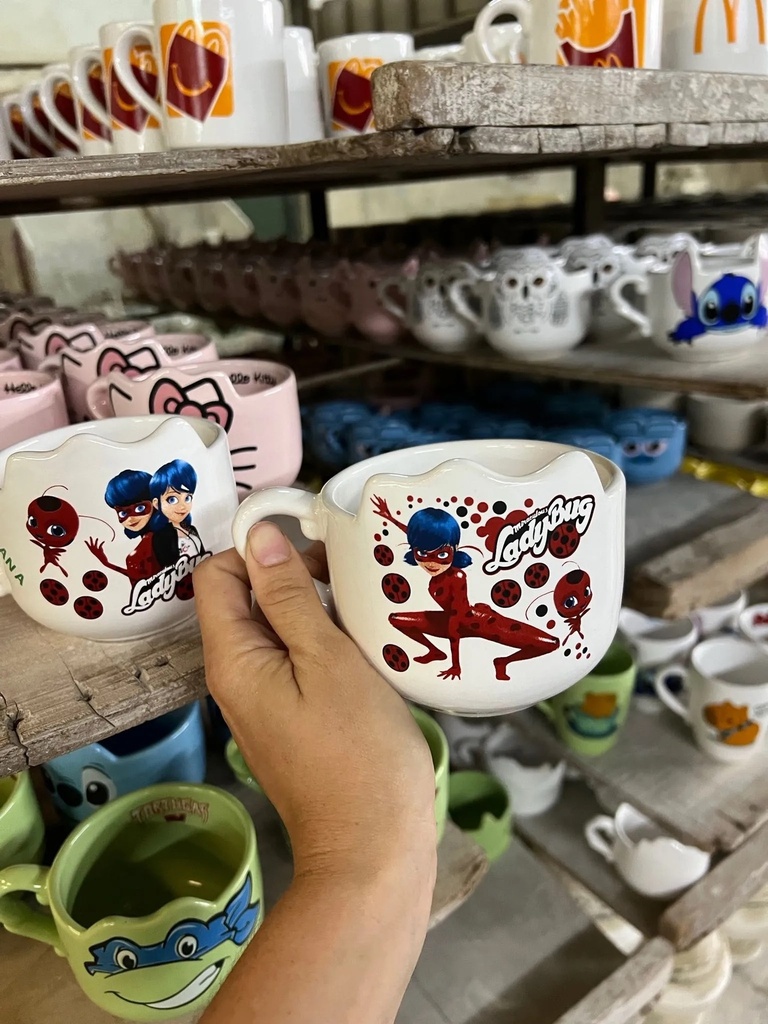 [MGM-035] Taza Ladybug - Miraculous